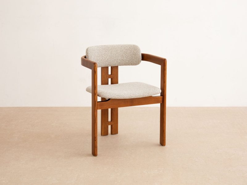 Llevant spisestol – skulpturell form i heltre ask