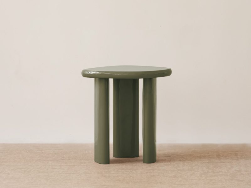 Lawrence sidebord – grønn glossy finish med organisk form