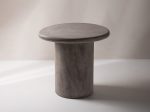 Daria sidebord – grå betong, organisk oval form (inne/ute)
