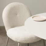 krzeslo-tapicerowane-fiori-jasnobezowe-oble-ksztalty-154.jpg